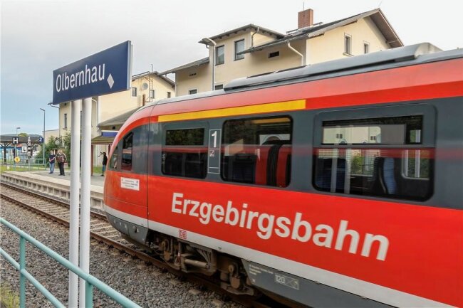 Warnstreik am Montag: Ist auch die Erzgebirgsbahn betroffen? - Die Erzgebirgsbahn auf der Strecke Olbernhau - Grünthal.