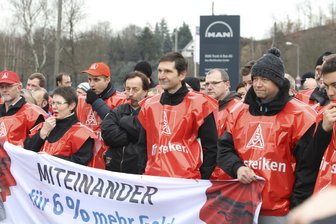 Warnstreik bei MAN in Plauen - 