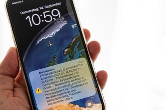 Warntag: Landratsamt Vogtlandkreis zieht Bilanz - Für den Empfang solcher Warnhinweise per Cell Broadcast sind nicht alle Geräte geeignet.