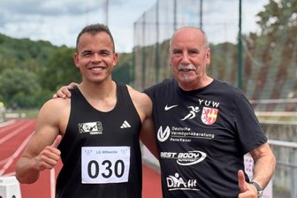 Wartet nun die Deutsche Meisterschaft? Vogtländischer Sprinter erfüllt sich einen riesigen Traum - Yannick Schmalfuß vom Kickboxverein Treuen (links) und sein Trainer Werner Fuchs.