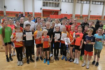 Warum 2024 für den SV Vorwärts Zwickau ein Jahr der besonderen Erfolge war - Beim letzten Hallentraining des Jahres gab es Urkunden und Gutscheine für die größten Talente und erfolgreichsten Nachwuchssportler des SV Vorwärts Zwickau.