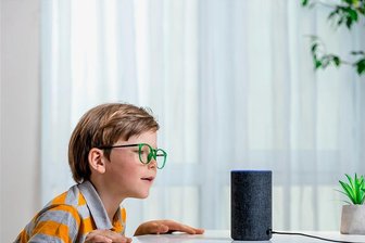 Warum Amazon seine Sprachassistentin mit Stimmen aus dem Jenseits sprechen lässt - Oma?