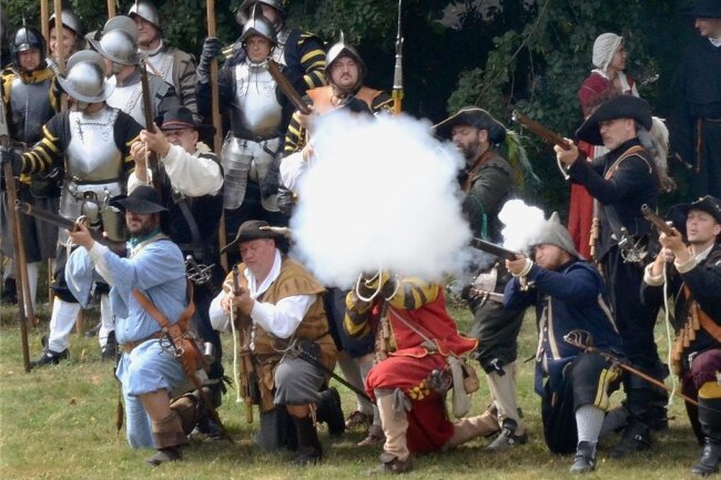 Warum beim Schlossfest in Treuen dieses Jahr keine Kanonen donnern - Die letzte Schlosserstürmung in Treuen hat im August 2019 stattgefunden. Dieses Jahr soll es nicht kämpferisch zugehen. 