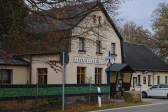 Warum das Alte Kaffeehaus auf Schautafel verewigt wurde - Das Alte Kaffeehaus Beerheide wird auf einer Tafel verewigt.