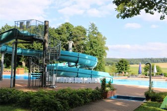Warum das Freibad in Pausa nicht die Saison verlängert hat - Das Freibad in Pausa.