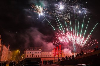 Warum das Glauchauer Silvesterfeuerwerk erst 0.10 Uhr beginnt - Etwa zwei Tonnen Material hat Tommy-Ritter letztes Mal beim Glauchauer Silvesterfeuerwerk in die Luft gejagt.