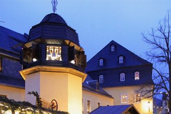 Warum das Glockenspiel in der Schwarzenberger Altstadt noch immer schweigt - Das Areal am Glockenturm ist für Einheimische und Besucher ein beliebter Treffpunkt, und das nicht nur in der Weihnachtszeit.