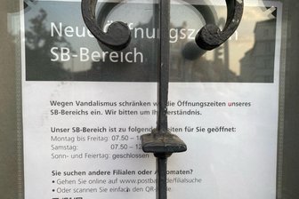 Warum das Postamt in Freiberg derzeit nachts geschlossen ist - Der Zugang zum SB-Bereich im Postamt Freiberg ist derzeit nur eingeschränkt möglich.