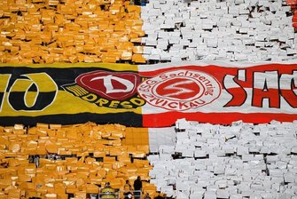 Warum das Sachsenderby zwischen Dynamo Dresden und dem FSV Zwickau so unterschiedliche Emotionen weckte - Die Fanfreundschaft beider Vereine wurde in einer gemeinsamen Choreografie zelebriert. 