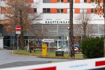 Warum das Vogtland-Klinikum in Coronazeiten bis zu zwei Drittel der Betten leer stehen lässt - Das Plauener Helios Vogtland-Klinikum.