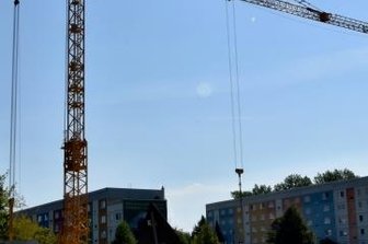 Warum der Kita-Neubau in Limbach-Oberfrohna länger dauert - Beim Bau der neuen Kindertagesstätte "Am Wasserturm" an der Professor-Willkomm-Straße in Limbach-Oberfrohna hat es Verzögerungen gegeben.