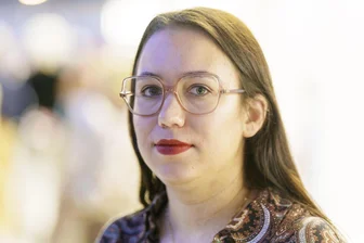 Warum der Schatten der Stasi bis Syrien reicht, erklärt Ronya Othmann als jüngste Erich-Loest-Preisträgerin - Ronya Othmann.