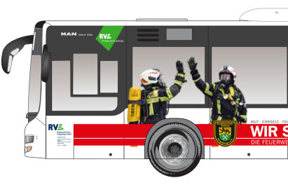 "Passt Dir der Helm?" - Mit diesem Slogan will der Kreisfeuerwehrverband auf vier Bussen künftig für das Ehrenamt im Erzgebirgskreis werben. 