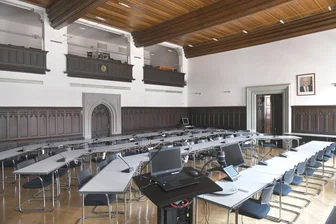 Warum die Freiberger Stadträte nun doch im Rathaus tagen - Die erste Stadtratssitzung 2026 findet nun doch im Freiberger Ratssaal statt.