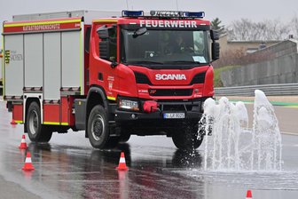 Warum die Freiwillige Feuerwehr Jößnitz jetzt auf dem Sachsenring zugange war - 