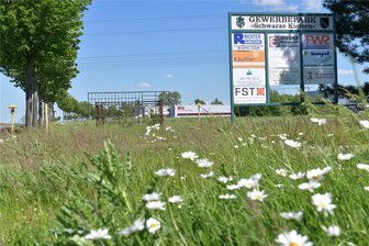 Warum die Industrie- und Handelskammer Pläne für einen Netto-Markt zwischen Freiberg und Halsbrücke kritisch sieht - Am Stadtrand von Freiberg soll im Gewerbegebiet „Schwarze Kiefern“ neben der Firma Steyer ein Netto-Markt gebaut werden. An der Halsbrücker Straße gibt es in Freiberg bereits einen Penny-Markt.