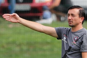 Warum die Situation beim FCE anders ist als vor einem Jahr - FCE-Trainer Daniel Meyer spürt den Gegenwind, der ihm nach der 1:3-Niederlage gegen in Unterzahl spielende Mainzer entgegenweht.