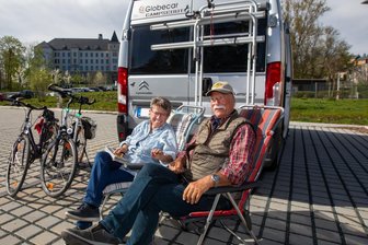 Warum diese Touristen Top-Noten für denen Plauener Caravan-Platz vergeben - und was sie dennoch vermissen - Sabine und Werner Stehle haben mit ihrem Wohnmobil in Plauen Station gemacht und sich lobend geäußert. Innenstadtnaher, gut ausgestatteter Stellplatz, eine schöne Stadt in toller Gegend: Die Schwaben wollen wieder ins Vogtland kommen.