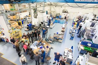Warum digitale Messen die Praxis nicht ersetzen - Zu den Unternehmen, die ihre Türen öffnen, gehört Wesko Stollberg - hier eine Aufnahme aus dem Vorjahr. Dort sollen unter anderem die Berufe Werkzeugmechaniker/in, Mechatroniker/in und das BA-Studium Fertigungsmesstechnik/Qualitätsmanagement vorgestellt werden. 