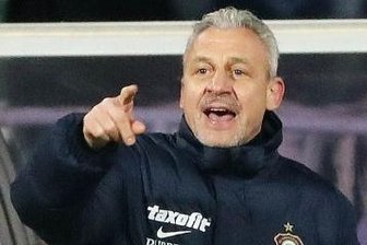 Warum Dotchevs Schachzug nicht aufging - FCE-Trainer Pavel Dotchev ärgerte sich über das 0:0 gegen Fürth, nicht aber über die Leistung seines Teams.