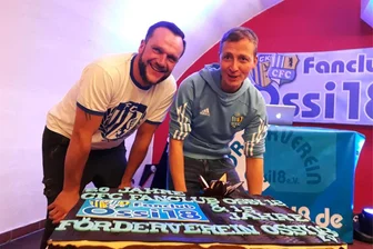 Warum ein Fanclub des Chemnitzer FC dem Coach des Gegners die Daumen drückt - Carsten Möller (r.) gründete wegen Ex-CFC-Spieler Karsten Oswald (l.) einen Fanclub.