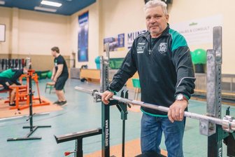 Warum ein Fußballer freiwillig zum Bankdrücker wurde - Vom Fußballtorwart und Vereinschef zum Kraftsportler: Christian Scharf wurde Dritter bei der Deutschen Meisterschaft im Bankdrücken. 