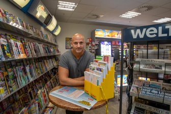 Warum ein passionierter Nichtraucher den Tabakladen in den Plauener Kolonnaden übernimmt - Patrick Windisch betreibt seit Anfang Juli den Tabak- und Presseshop in den Plauener Kolonnaden - als überzeugter Nichtraucher.