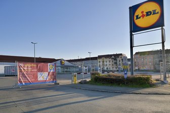 Warum eine „Lidl“-Filiale in Zwickau seit Ende März geschlossen ist - Im „Lidl“-Einkaufsmarkt in Zwickau-Pölbitz kann vorläufig niemand mehr einkaufen.
