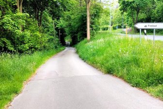 Warum eine Stadt im Vogtland plötzlich mehr Straßen hat - Keiner kam auf die Idee, dass die Straße nicht im Verzeichnis steht.