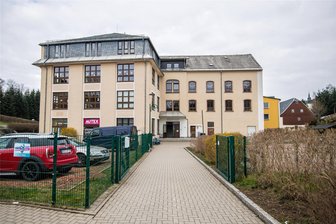 Warum Erzgebirgsdorf auf 1171,81 Euro verzichtet - Die Grundschule in Auerbach: Für fehlende Horttage sollen Eltern entschädigt werden.