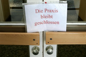Warum etliche Arztpraxen und Apotheken im Vogtland am Montag geschlossen bleiben - Viele Haus- und Facharztpraxen im Vogtland bleiben am Montag regulär geschlossen. Ganz ohne Protest.