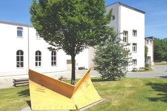 Warum Falkenstein ein neues Multicar kauft - Hinter der Bauhof-Fassade steht noch das alte Fahrzeug.