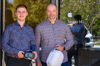 Warum Forscher aus Westsachsen zur Apple-Entwicklerkonferenz ins Silicon Valley fahren - Ronny Grunert (r.) und Conrad Günther fliegen zur Apple-Weltentwicklerkonferenz in die USA.