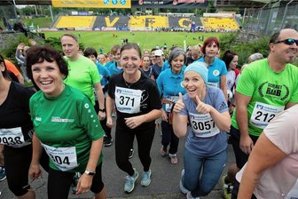Warum für den 11. Firmenlauf in Plauen die Strecke leicht geändert wird - Der Firmenlauf startet dieses Jahr nicht wie bisher im Stadionoval, sondern oberhalb bei der Anzeigentafe.