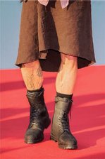 Warum immer mehr Männer Röcke tragen - Brad rockt's. 