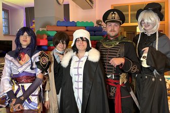 Warum in Reichenbach die Lust auf Cosplay und Mangas lebt - Nelly, Meli, Winnie, Leon und Lilly (von links) beim ersten Cosplay-Treffen anlässlich der 6. Sächsischen Nacht der Jugendkulturen im Jugendzentrum „Lila Pause“ in Reichenbach.