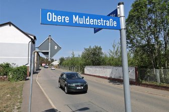 Warum nur dieses kleine Stück der Meeraner Straße in Glauchau gebaut wird - Der Asphalt auf diesem kleinen Stück der Meeraner Straße in Glauchau soll im Herbst erneuert werden.