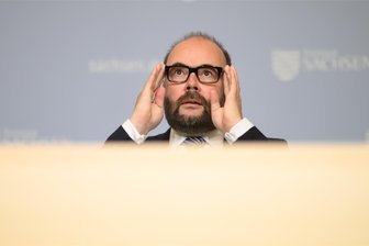Warum Sachsen zu Schuljahresbeginn so wenige Lehrer eingestellt hat wie lange nicht - „Natürlich hätten wir gern mehr Lehrer eingestellt, wenn sich auch mehr beworben hätten.“ Sachsens Kultusminister Christian Piwarz (CDU) am Mittwoch vor der traditionellen Pressekonferenz zu Schuljahresbeginn.