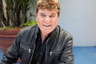 Warum sich DDR-Schlagersänger Frank Schöbel und die Fußballer der BRD vor 50 Jahren ein Gesangsduell lieferten - Fußball-Fan und DDR-Schlagerstar Frank Schöbel.