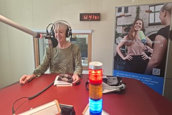 Warum sich der österreichische Rundfunk für eine Buchautorin aus Langenbernsdorf interessiert - Andrea Herold war diese Woche beim MDR-Radio in Chemnitz, um eine Sendung für Ö1 aufzuzeichnen.