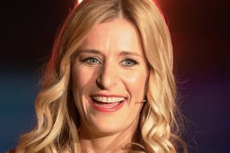 Warum Stefanie Hertel in Oelsnitz hinter Gittern singt - Sängerin Stefanie Hertel aus Oelsnitz.
