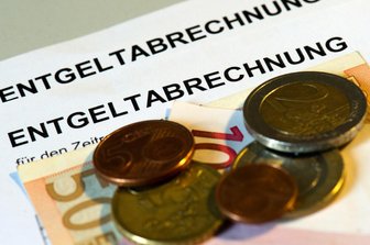 Warum viele Beschäftigte im Juli mehr Lohn auf dem Konto haben - 