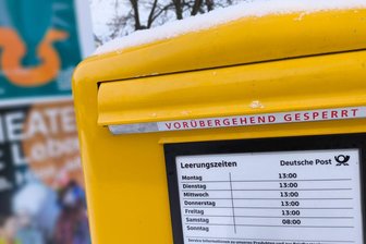 Warum viele Briefkästen in Plauen über den Jahreswechsel nicht nutzbar sind - Auch Briefkästen der Deutschen Post waren wegen möglicher Sachbeschädigung dicht.