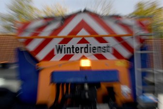 Warum werden Straßen bei Neuhausen auch bei Plusgraden gesalzen ? - Muss Salz auch bei Plusgraden auf die Straße? Diese Frage bewegt einen „Freie Presse“-Leser.