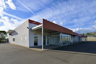 Warum Zwickau einen weiteren Rewe-Markt verhindern will - Rewe hat am ehemaligen Hammer-Markt Interesse. Die Stadt will die Ansiedlung zum Schutz der Händler in der Innenstadt nicht zulassen.