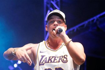 Was am Wochenende im oberen Vogtland los ist - Pietro Lombardi und seine Band kommen am Freitag ab 20 Uhr zur Sommerparty ins Naturtheater Bad Elster. Gut 1300 Karten sind schon weg, Tickets gibt es aber noch ab 42,90 Euro in der Touristinformation im Königlichen Kurhaus, Ruf 037437 53900.