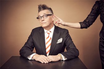 Was am Wochenende im oberen Vogtland los ist - Götz Alsmann gastiert mit der Jazzschlager-Revue „L.I.E.B.E.“ und Begleitmusikern am Samstag, 19.30 Uhr im König-Albert-Theater Bad Elster. Es gibt noch wenige Restkarten.