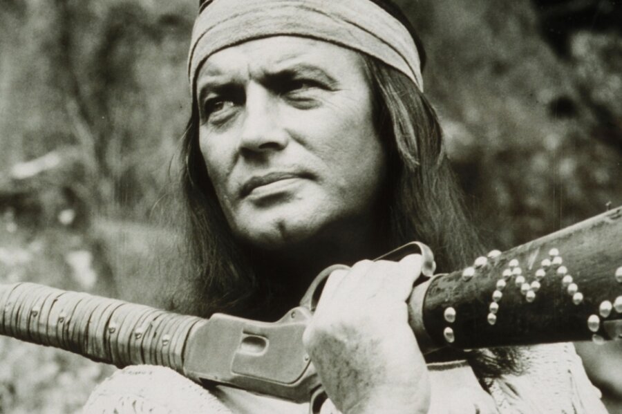 Was besagt der Ausruf "Howgh" bei den Indianern? - Pierre Brice hat als Darsteller des Apachenhäuptlings Winnetou auf der Leinwand und bei den Karl-May-Festspielen in Bad Segeberg Anteil an der Verbreitung des Wortes "Howgh" als Indianer-Redensart. 