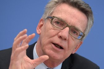 Was braucht ein starker Staat in schwierigen Zeiten? - Thomas de Mazière (CDU) fordert mehr Polizeirechte für den Bund in den Ländern.