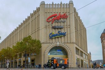 Was Bürger beim City-Handel in Chemnitz vermissen - Das Einkaufszentrum Galerie Roter Turm soll sich aus Sicht mancher Chemnitzer nach außen hin öffnen. Diese Forderung wurde bei einem Bürgerforum zur Fortschreibung des Einzelhandels- und Zentrenkonzeptes erneut vorgebracht. Foto: Andreas Seidel/Archiv